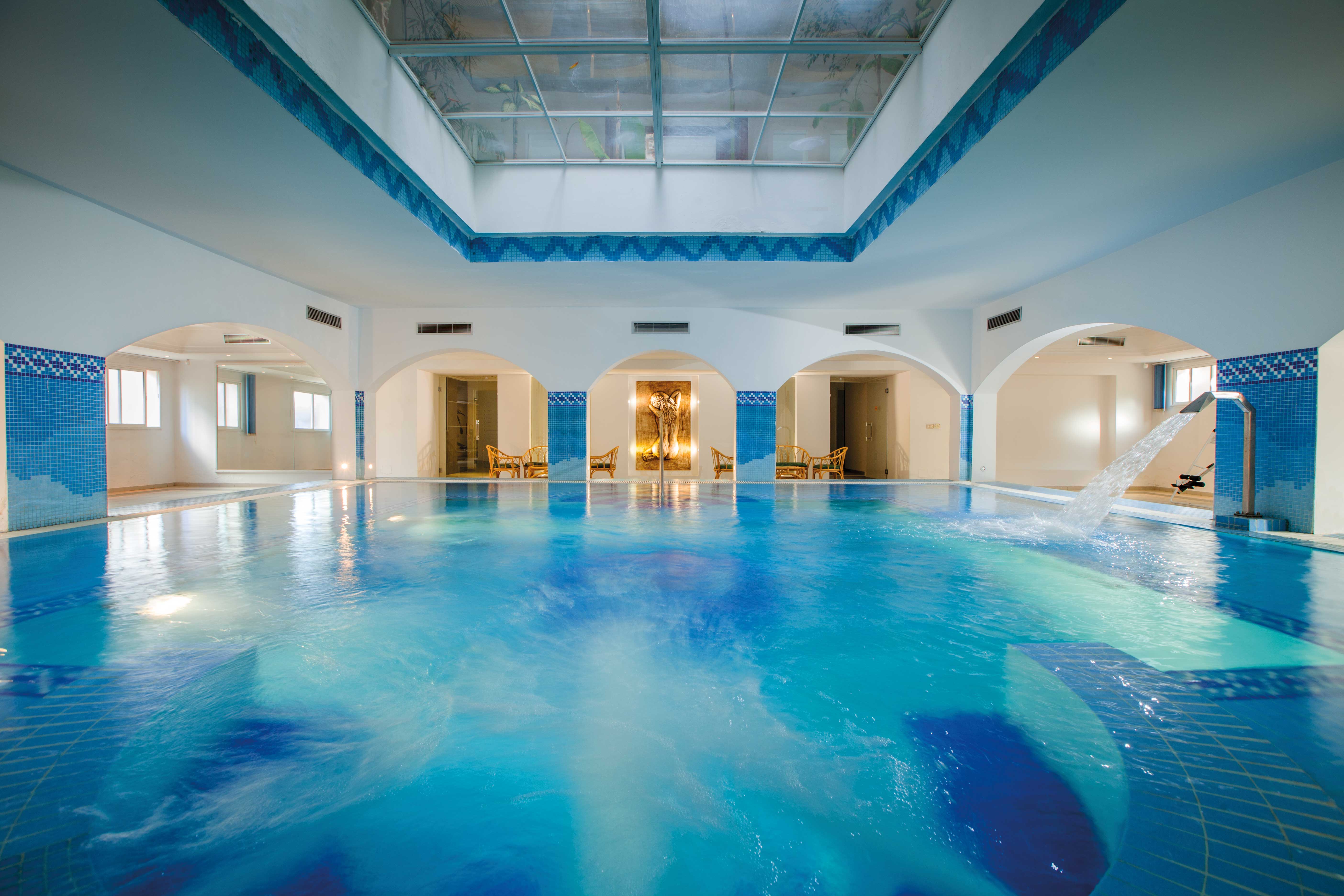 piscine du balneothérapie au centre medical sabri